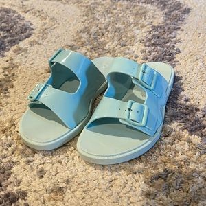 NEW!! Women’s Petite Jolie PVC Buckle Slide Sandals Powder Blue Size 7